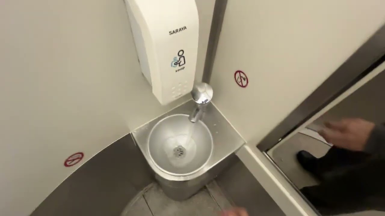 近鉄21000系のトイレ