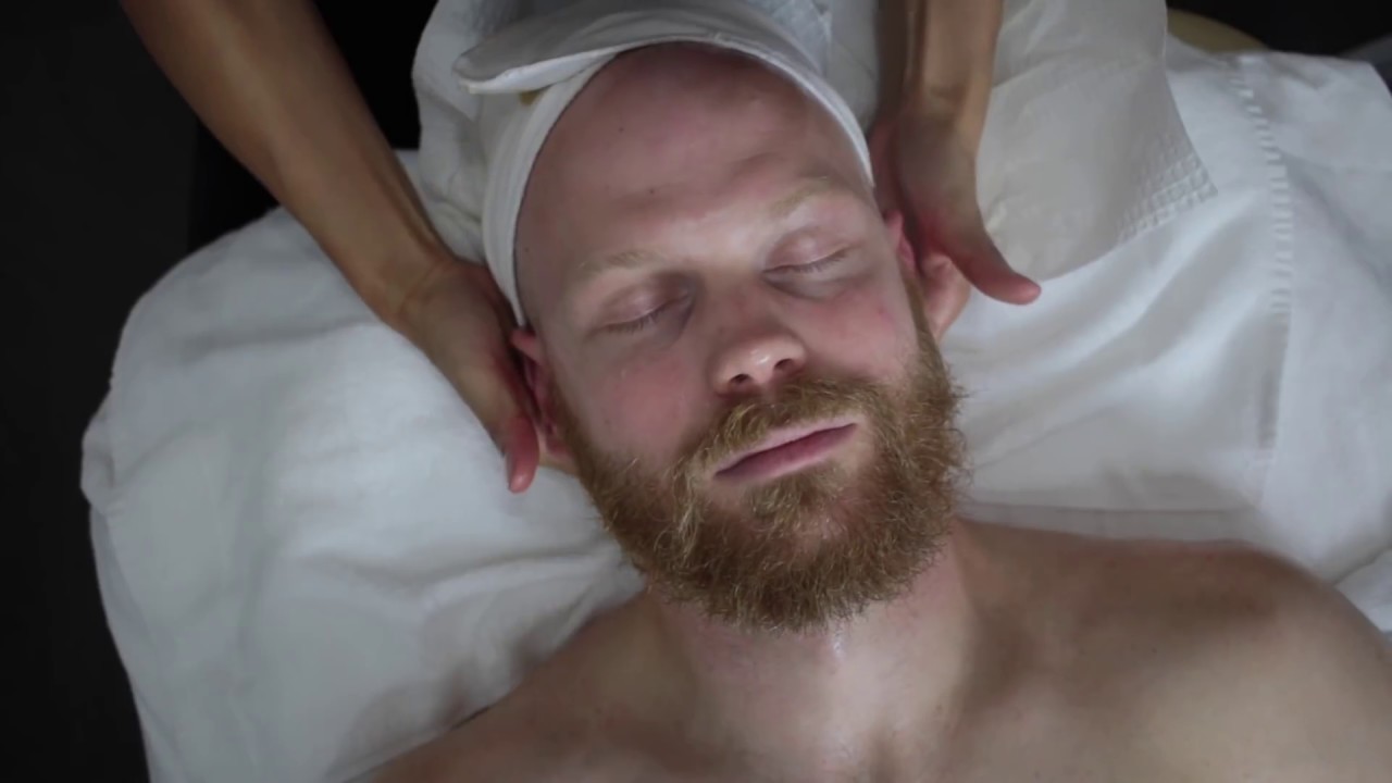Man Gets Luxury Facial Treatment with Skin365