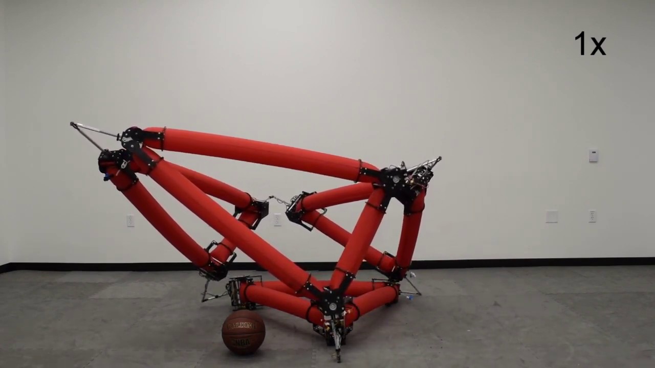 An untethered isoperimetric soft robot