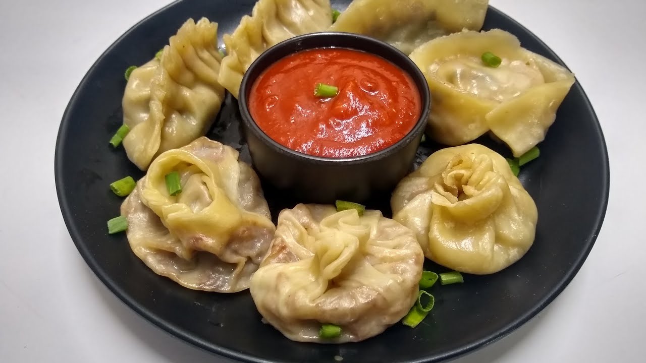 'Street style veg momos or tikhi lal chatni ki secret racipe' |