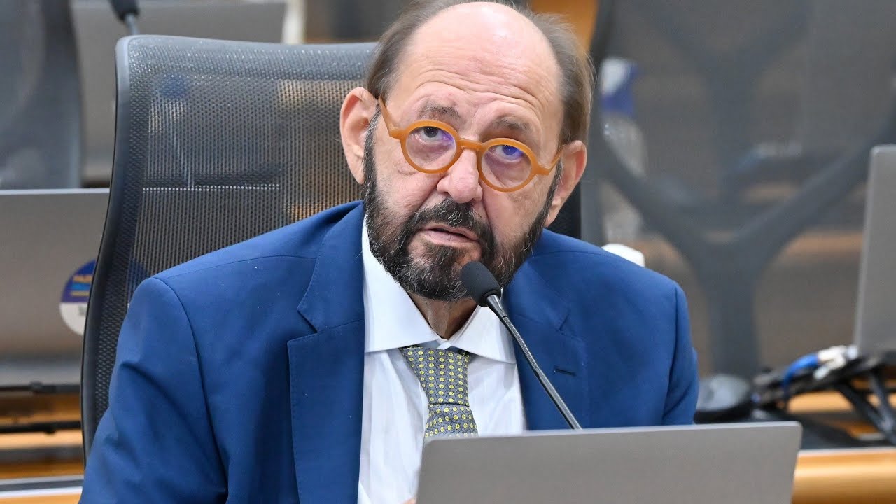 Gustavo Carvalho critica cota de gênero nas eleições e defende participação feminina (19/08/2025)
