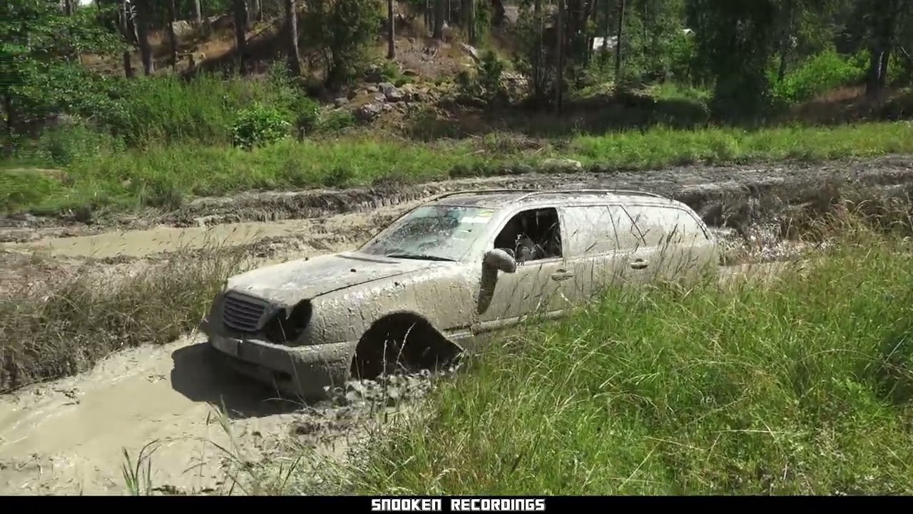Olerum Offroad || Mercedes and Jeep gets stuck in mud