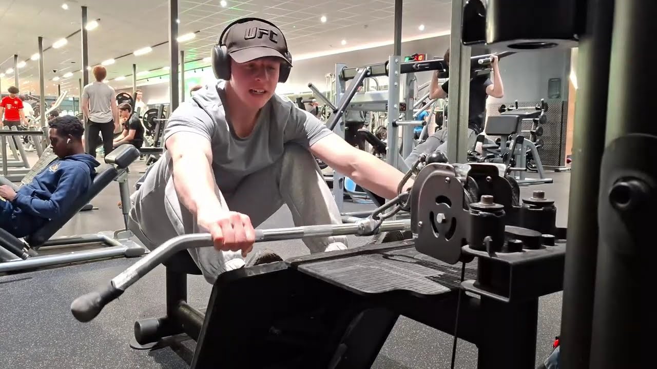 33-й день тренировок в спортзале (видеоблог) - день подтягиваний