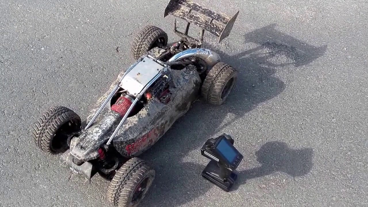 RC Good Year D.A Carbon Fighter außer Kontrolle geraten ! Video