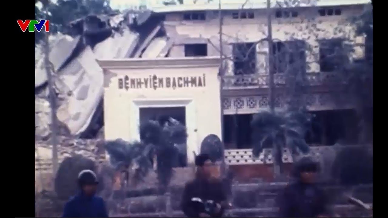 Kiên cường dưới mưa bom.