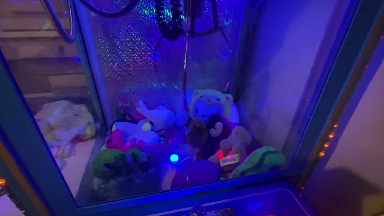 Paokai Surprise Crane Claw Machine || 25 Play Challenge (Very Weak Claw)