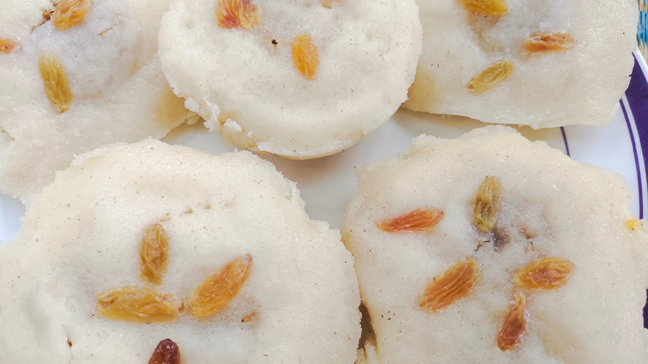 সুজির এই ভাপা পিঠাটা একবার খেলে বারবার খেতে মন চায়। 