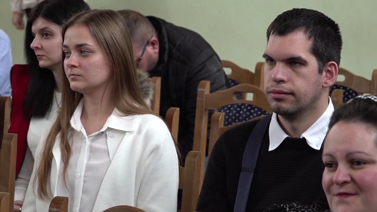 Az oromi Arany János Általános Iskola ünnepi műsorral emlékezett meg névadójáról