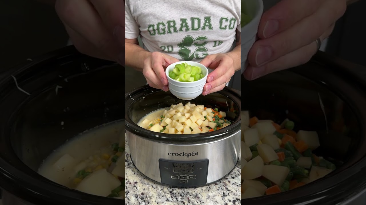 Простой куриный пирог в горшочке 🥧