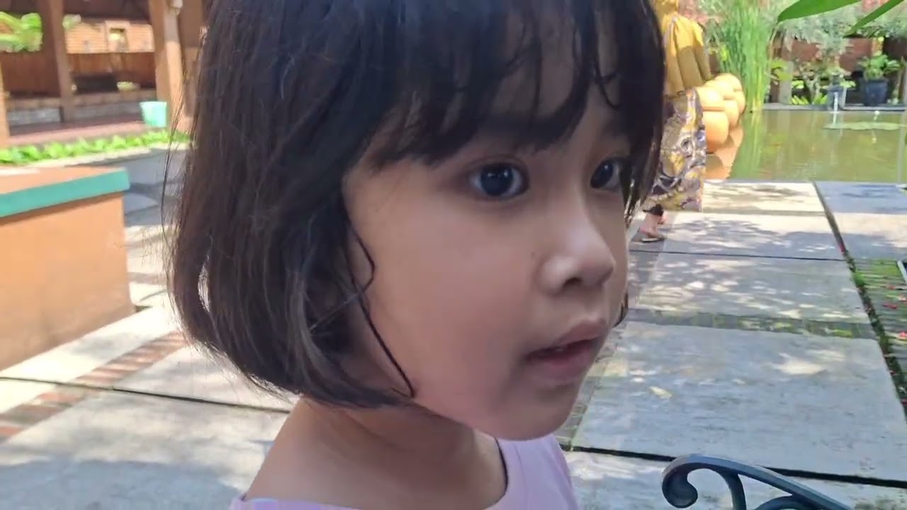 Lagi dilumbung padi dulu guys