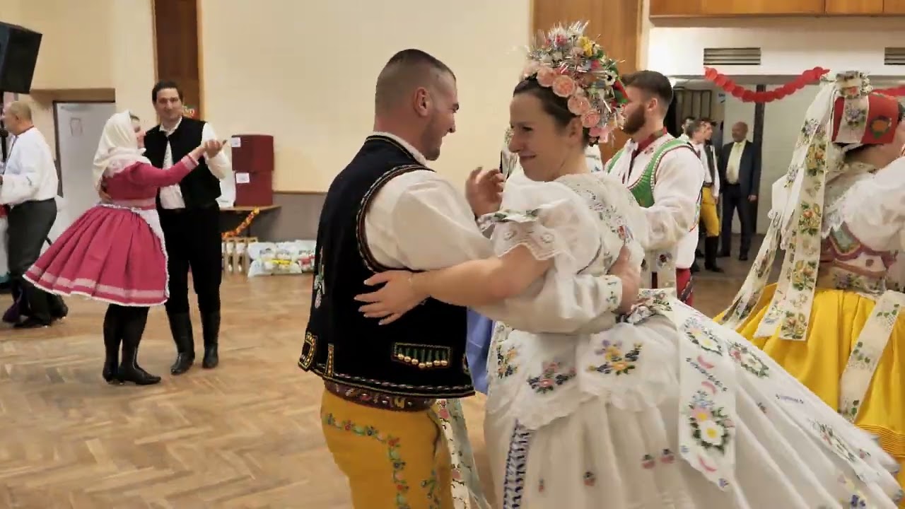 Krojový ples Rakvice 2024 - proslov a Česká beseda
