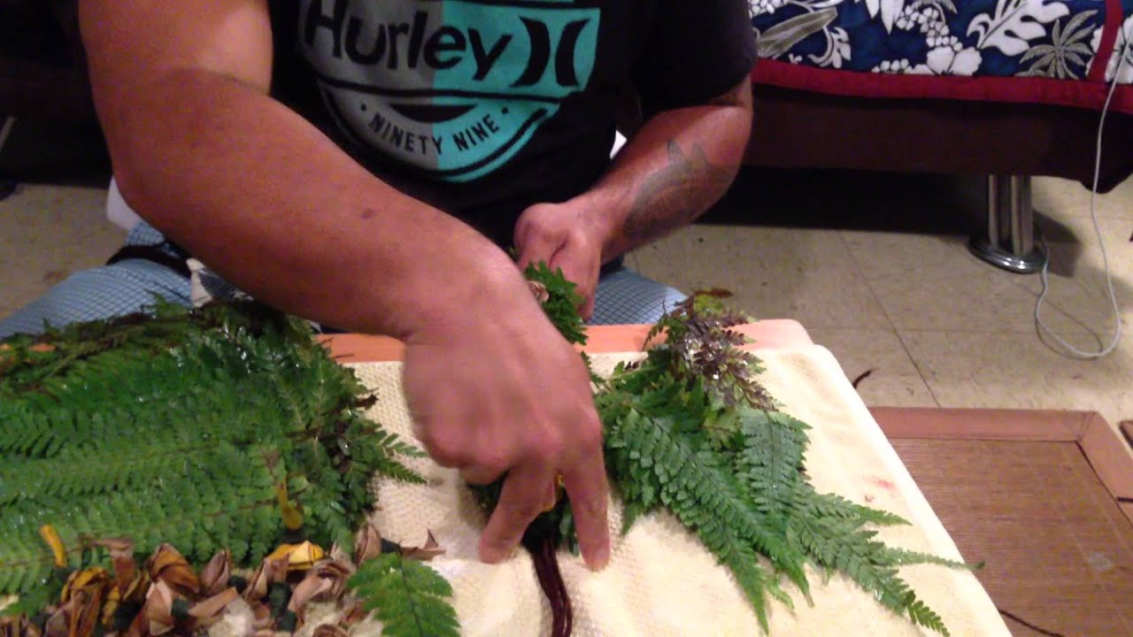 KUANA TORRES KAHELE Lei Palapalai + Loke (tutorial) 1 of 2