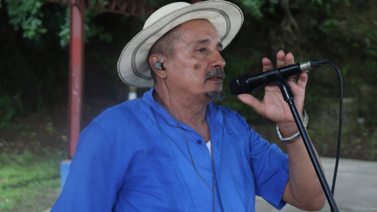 ALABANZAS DE MI TIERRA EL. AMOR AL DINERO Y COROS PENTECOSTALES