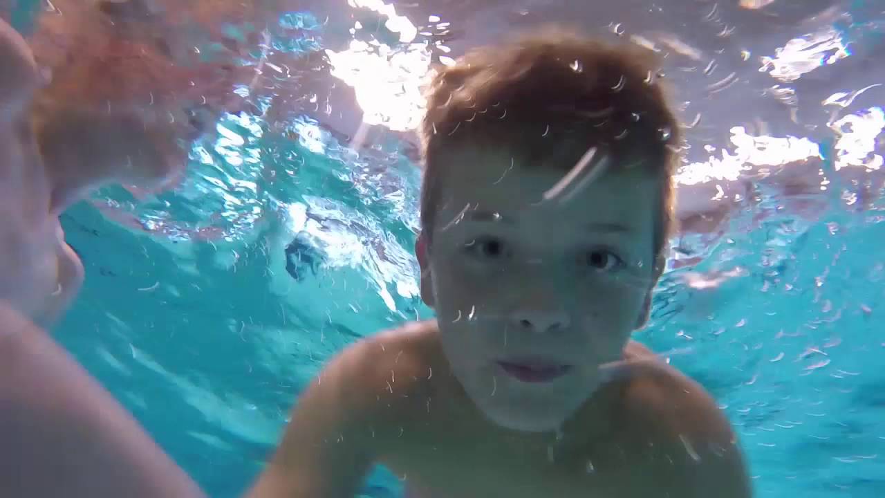 naar het zwembad met gopro