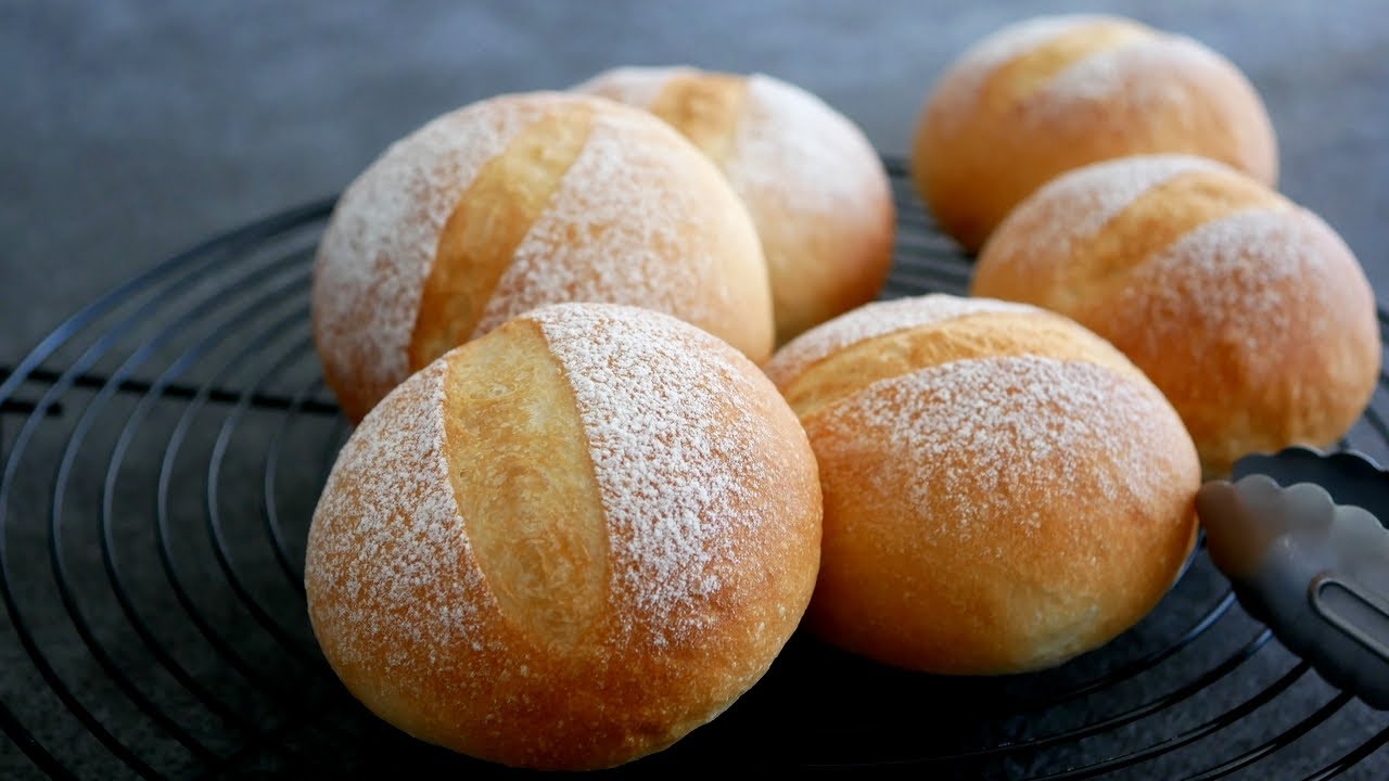 薄力粉を加えた歯切れの良いシンプルなパン | Buns