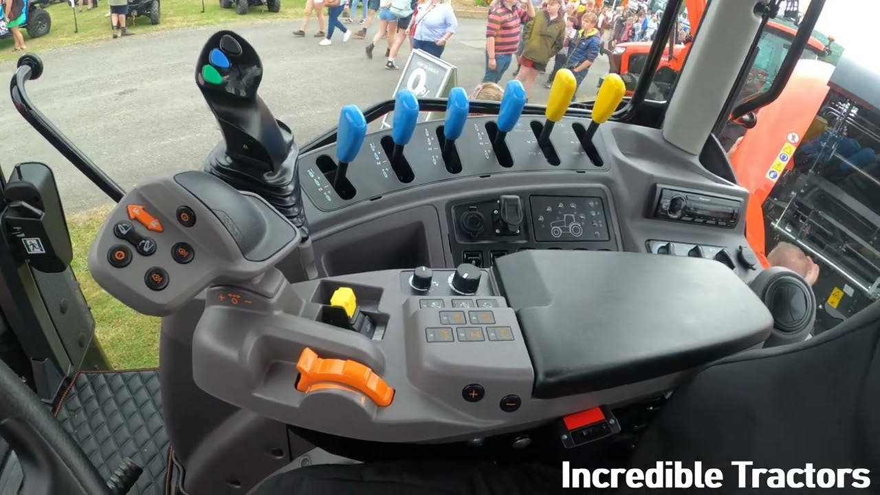 2024 Kubota M6-132 6.1 Litre 4-Cyl Stage V Diesel Tractor (133 / 153 HP) with LK2400H Loader