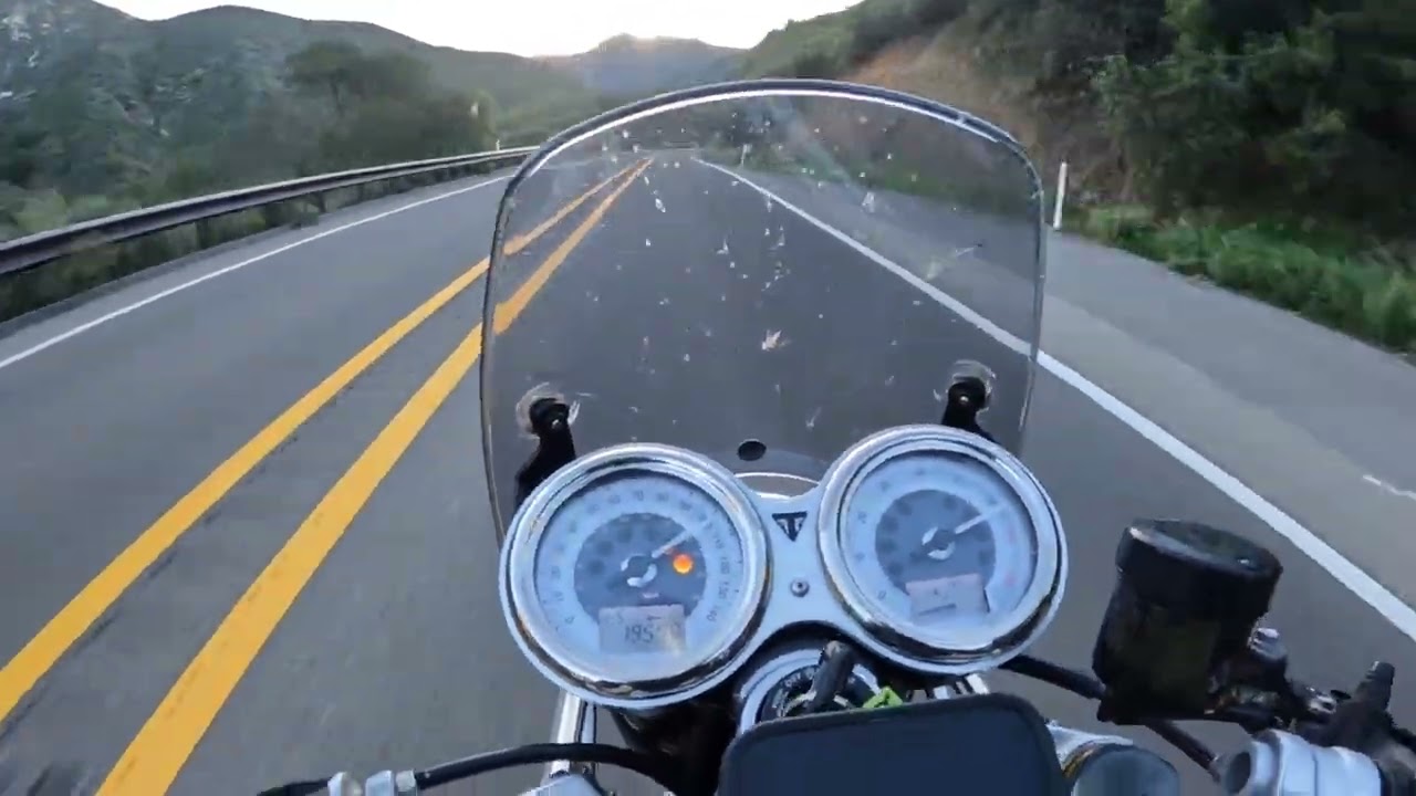 When a V4 Tuono is Behind You, Let Her Eat