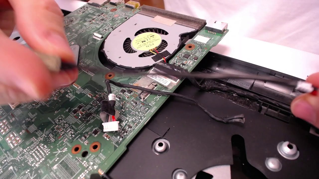 Разборка ноутбука Dell Inspiron 15 серии 5000 5100, ремонт порта зарядки и разъема питания.