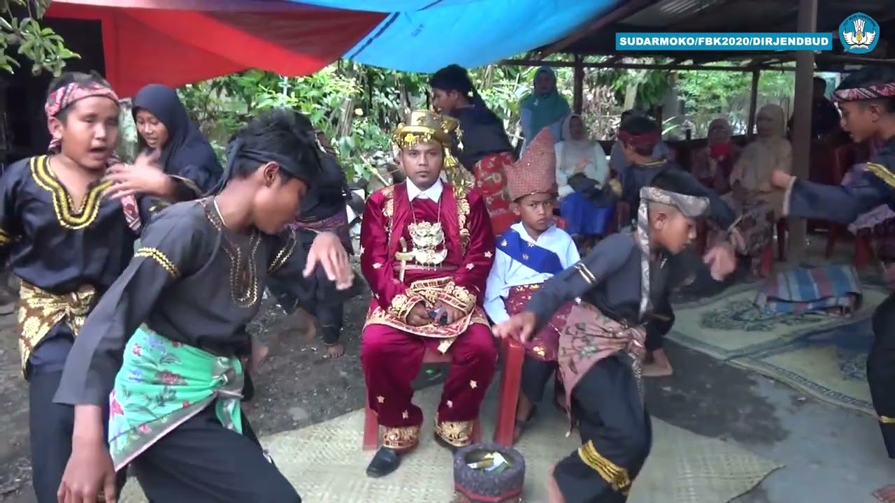 PENDOKUMENTASIAN SASTRA LISAN DI SUMATERA BARAT: KABUPATEN SOLOK TARI ILAU