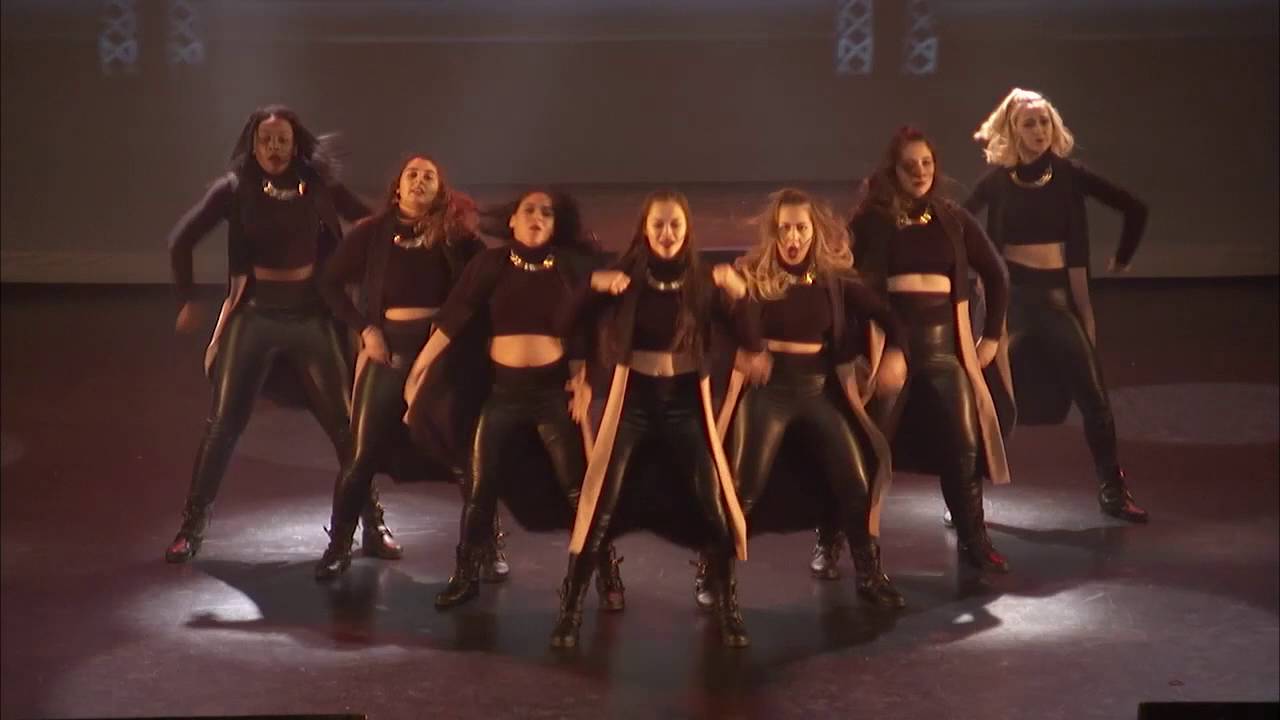 BAREBONES - L'Académie de Danse de Montréal