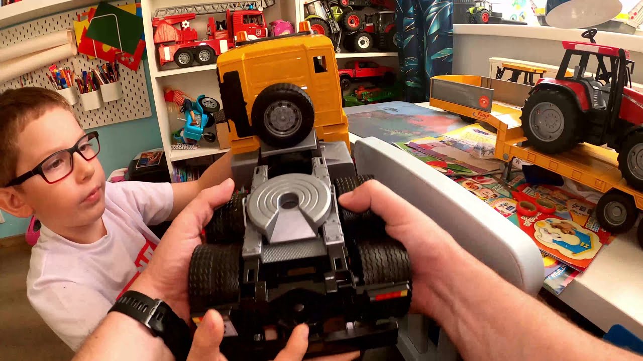 Zabawki Bruder - Man, laweta Fliegl i koparka JCB- unboxing