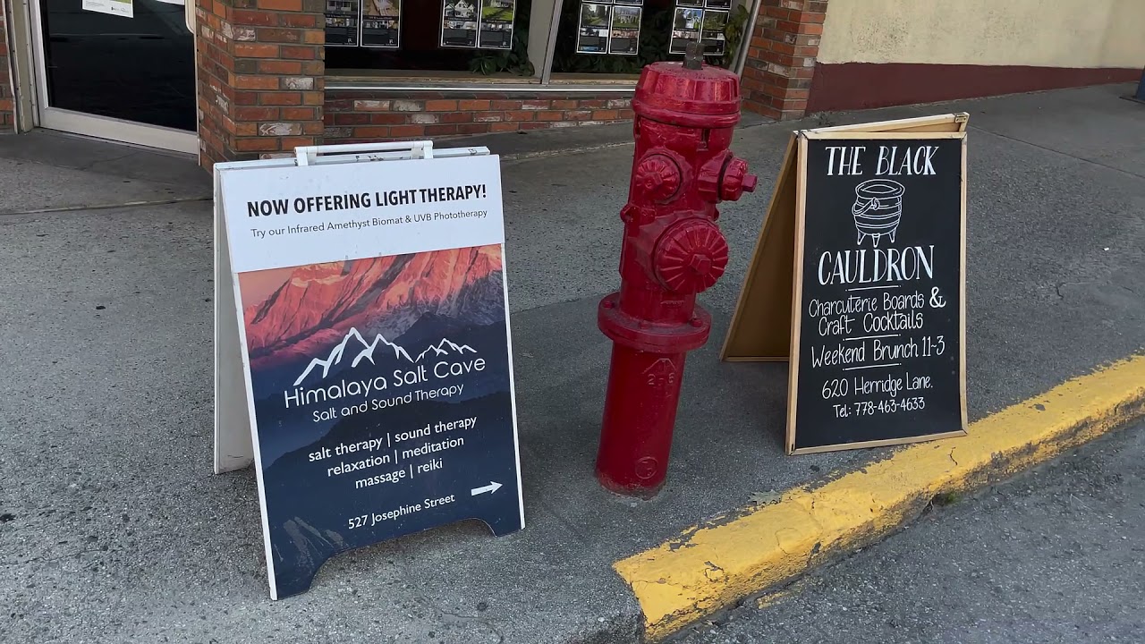 Living in Canada - Visit to Nelson, British Columbia