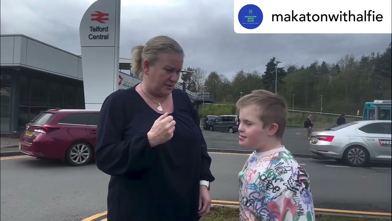 Makaton for ‘TRAIN STATION’ 🚉