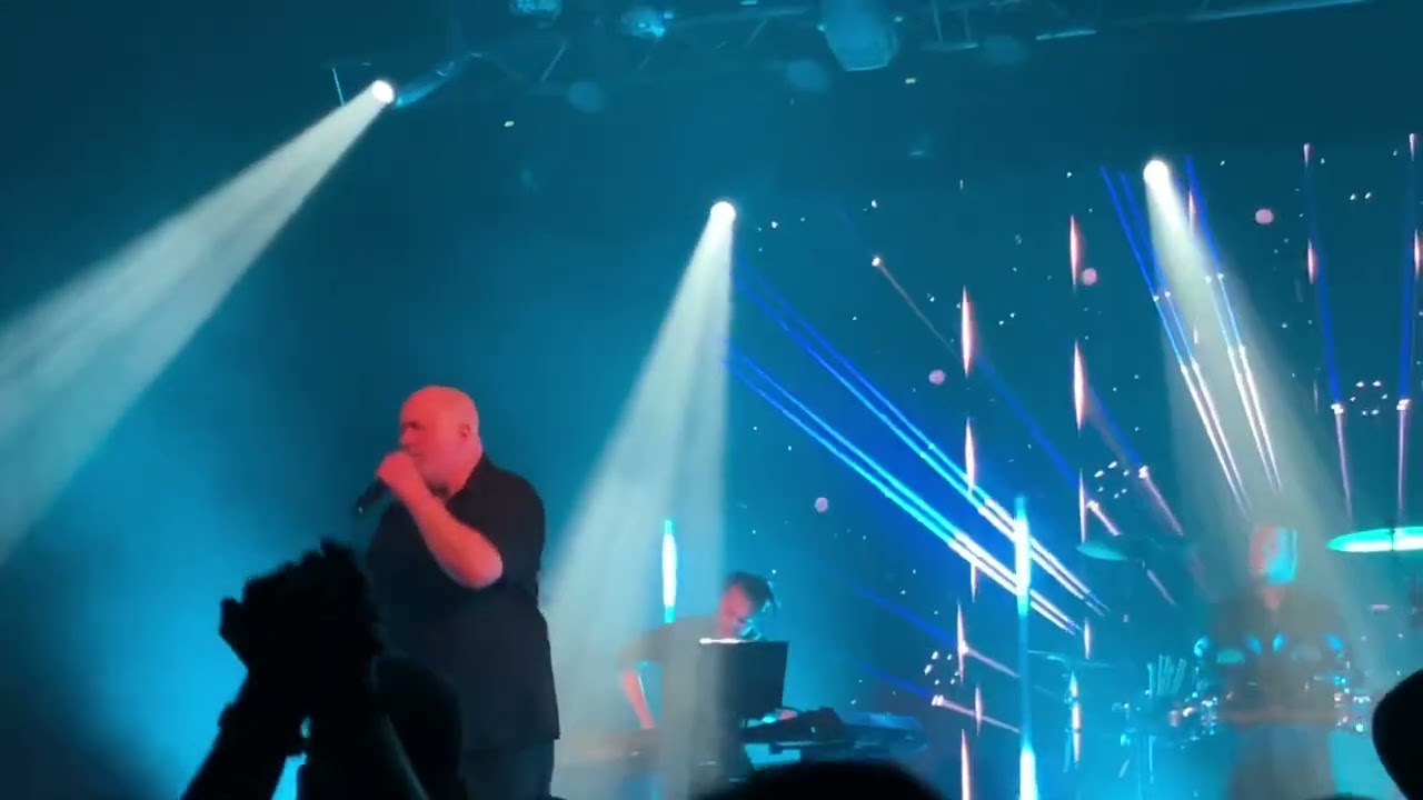 VNV Nation - Perpetual (live in Dürer Kert)