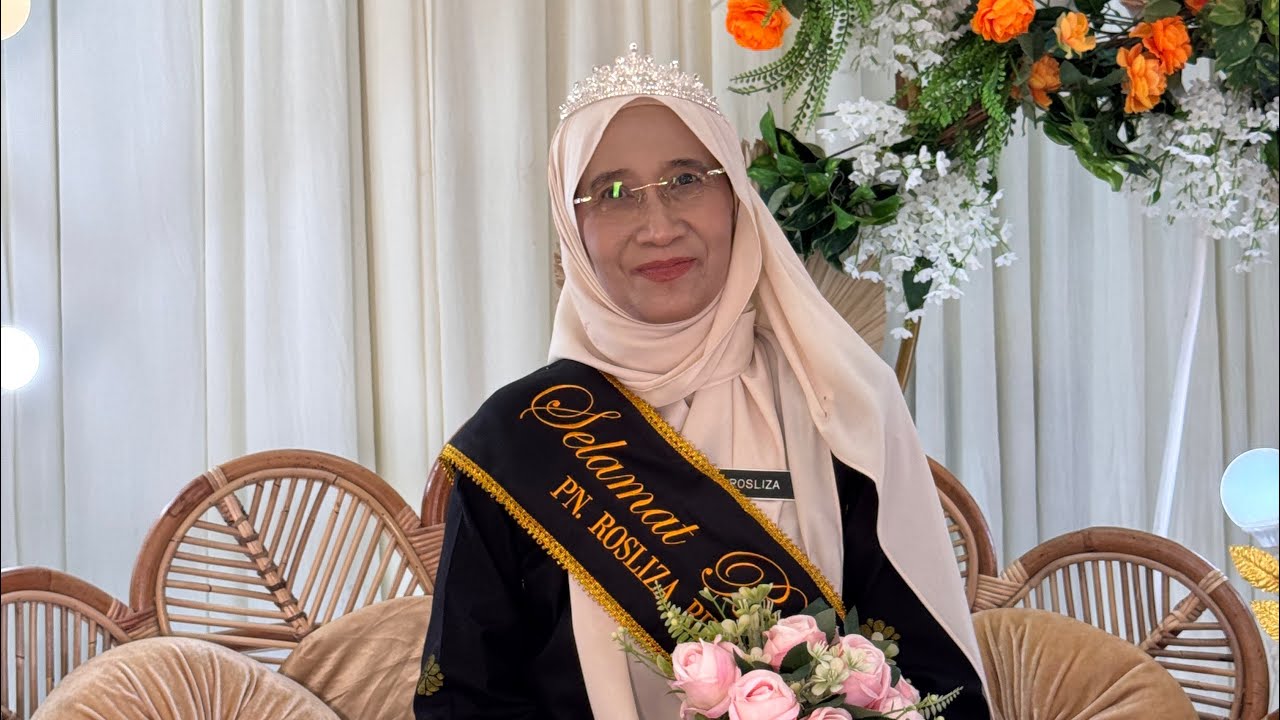 Majlis Sanjungan Budi Lambaian Kasih Guru Besar Tercinta SK Toh Sajak, Puan Rosliza Omar.