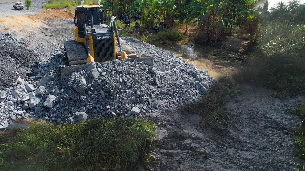 Good Jop Excellent SHANTUI DH17C3 Powerful Forest Clearer for Water Construction Using Stones Pushin