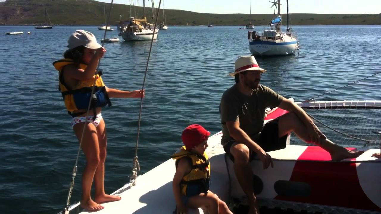 Navegando por Fornells con Catamaran Charter Menorca