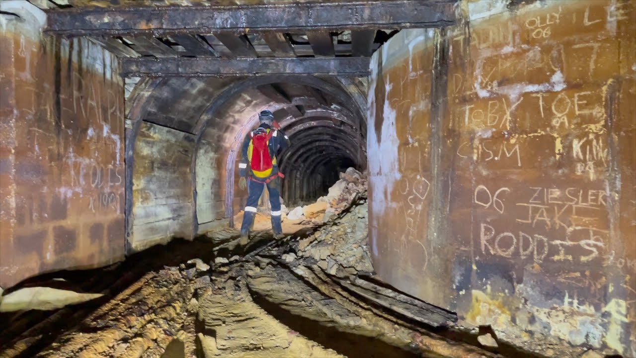 EXPLORING abandoned tracks of a Cornish Mine #cornwall #cornish #explore #abandoned #underground