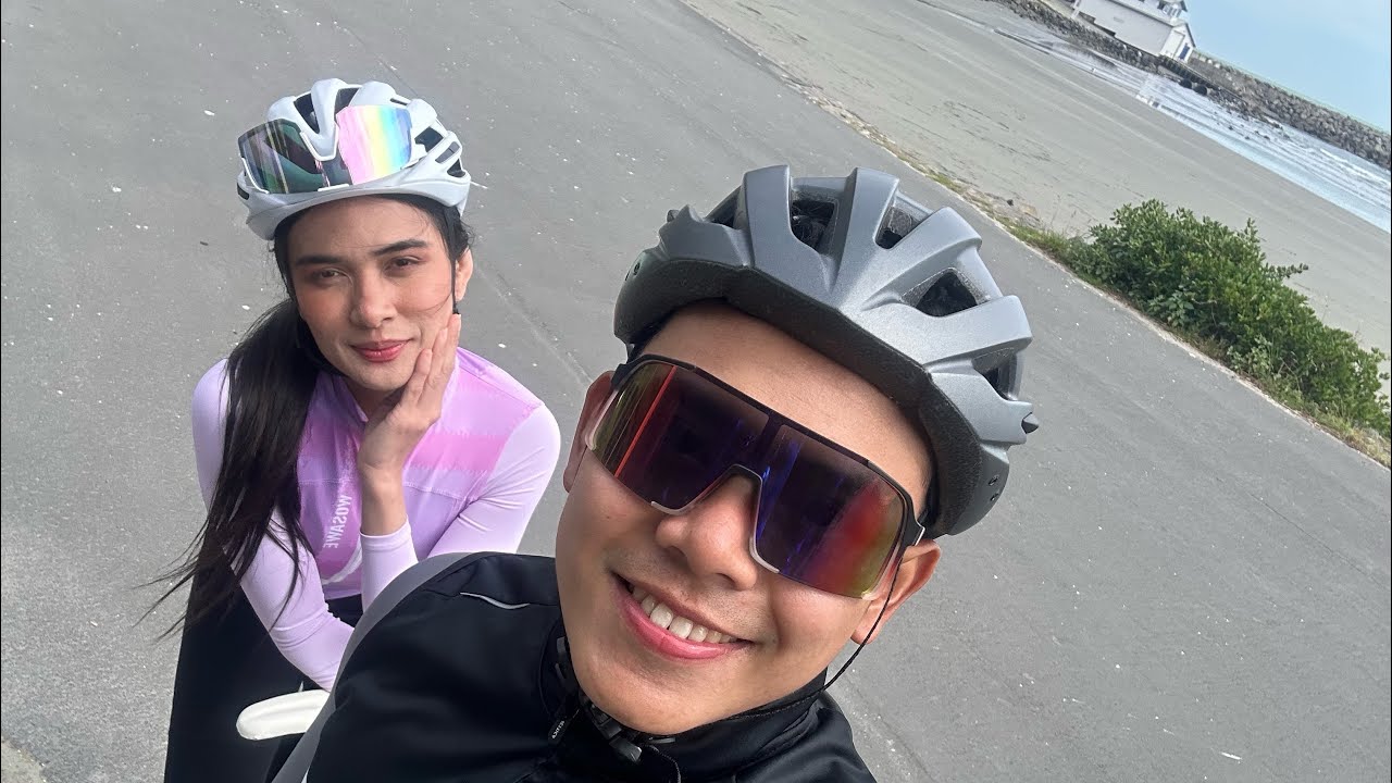 Teaching my wife how to ride a bike part 4 (she’s getting faster )