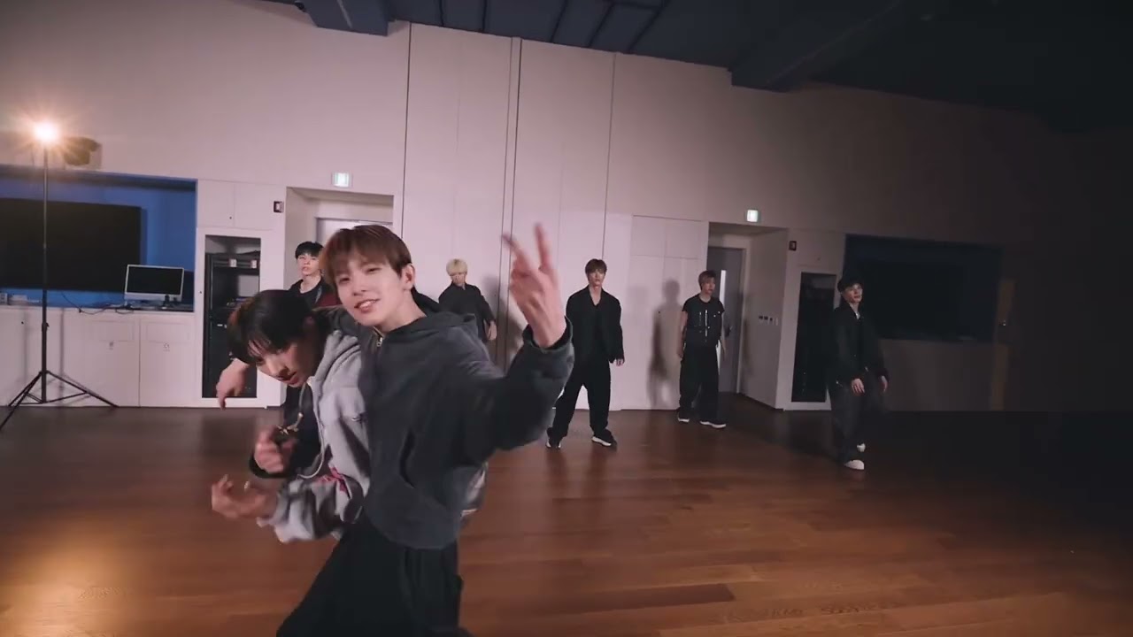 NEXZ- &ldquo;I&rsquo;m him&rdquo; dance practice [Mirrored]