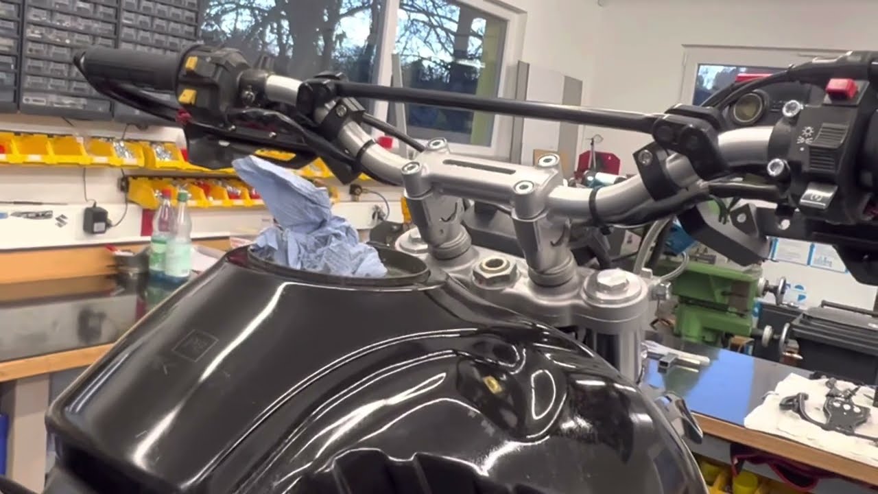 FREEWIND RALLY-DR350BIG - ein Werkstattvideo