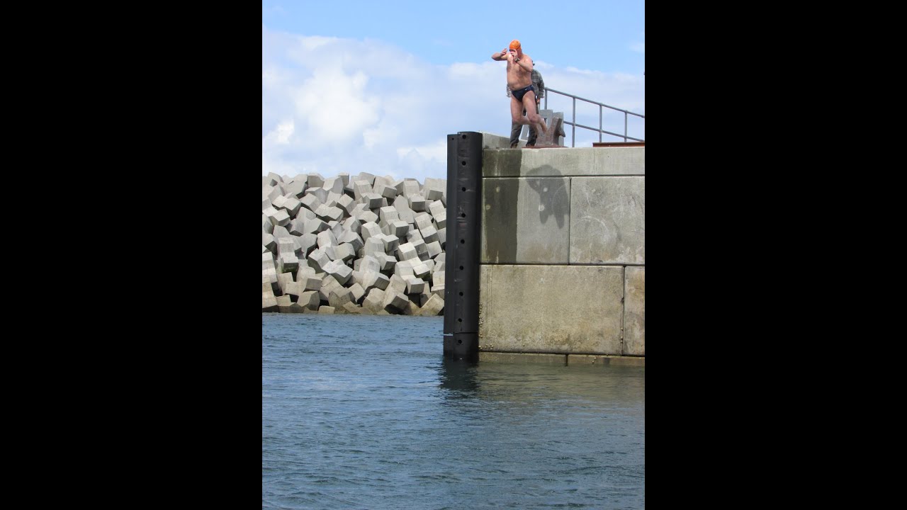 20140802 Round Inis Me&aacute;in Swim Movie