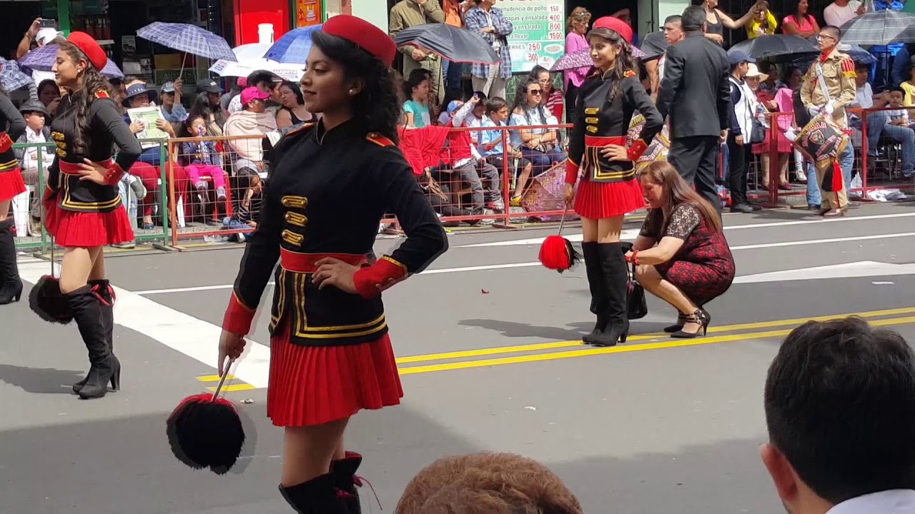 Desfile de independencia de Ambato 2018