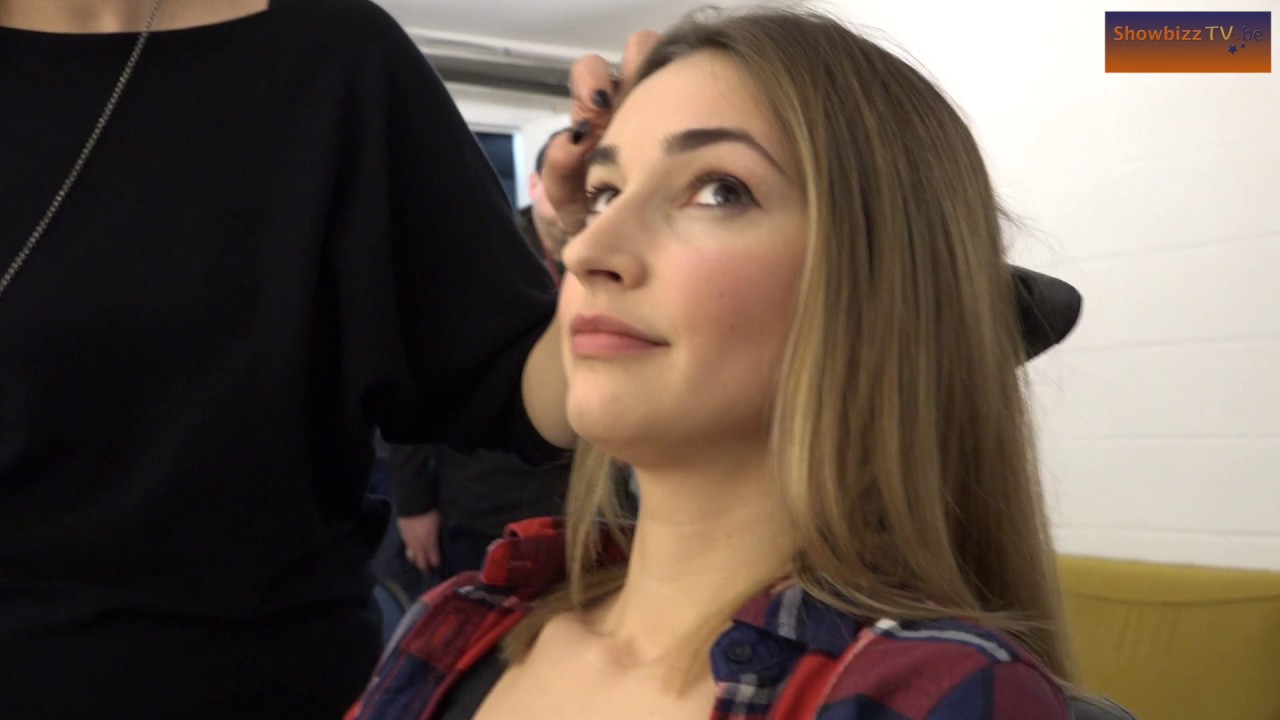 Jasmijn Van Hoof terug bij Familie: genieten van de make-up