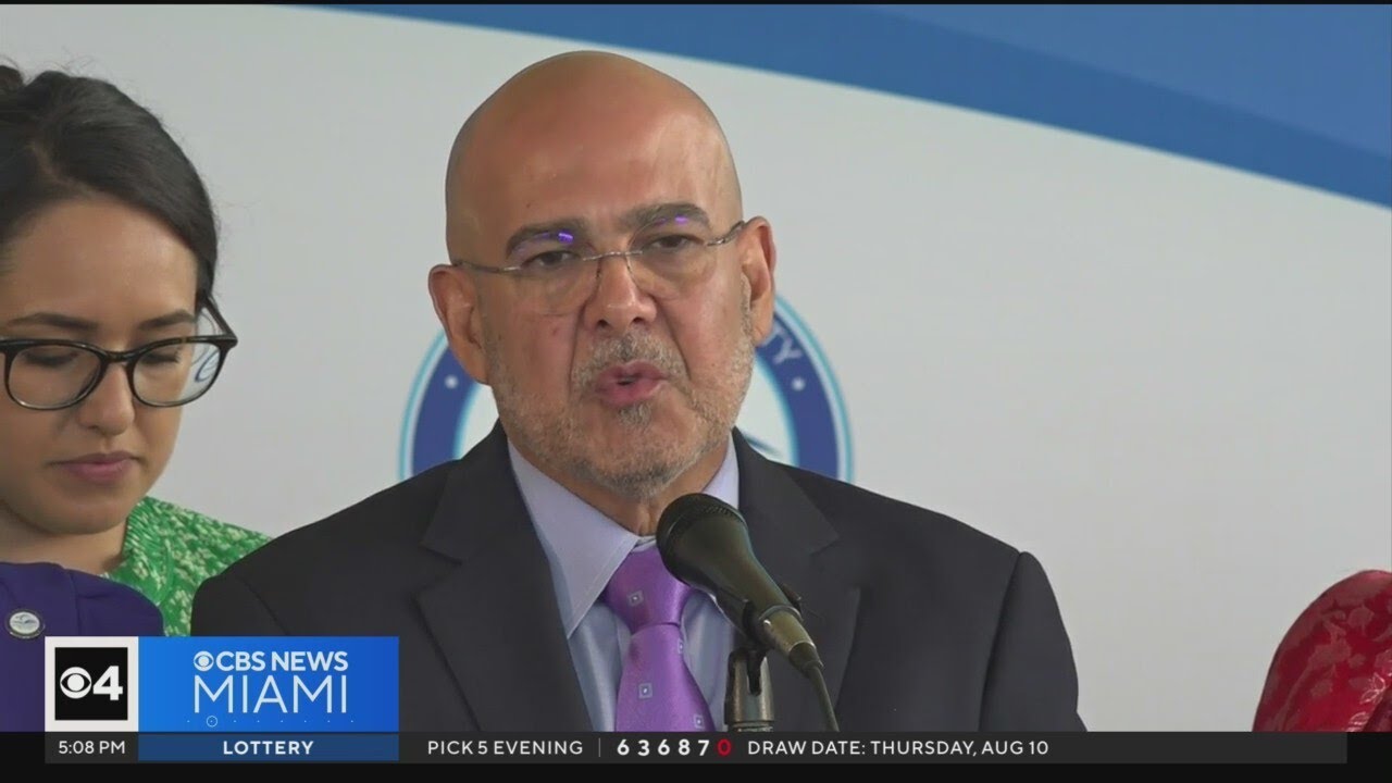 Miami-Dade Public Schools Superintendent Jose Dotres welcomes new teachers