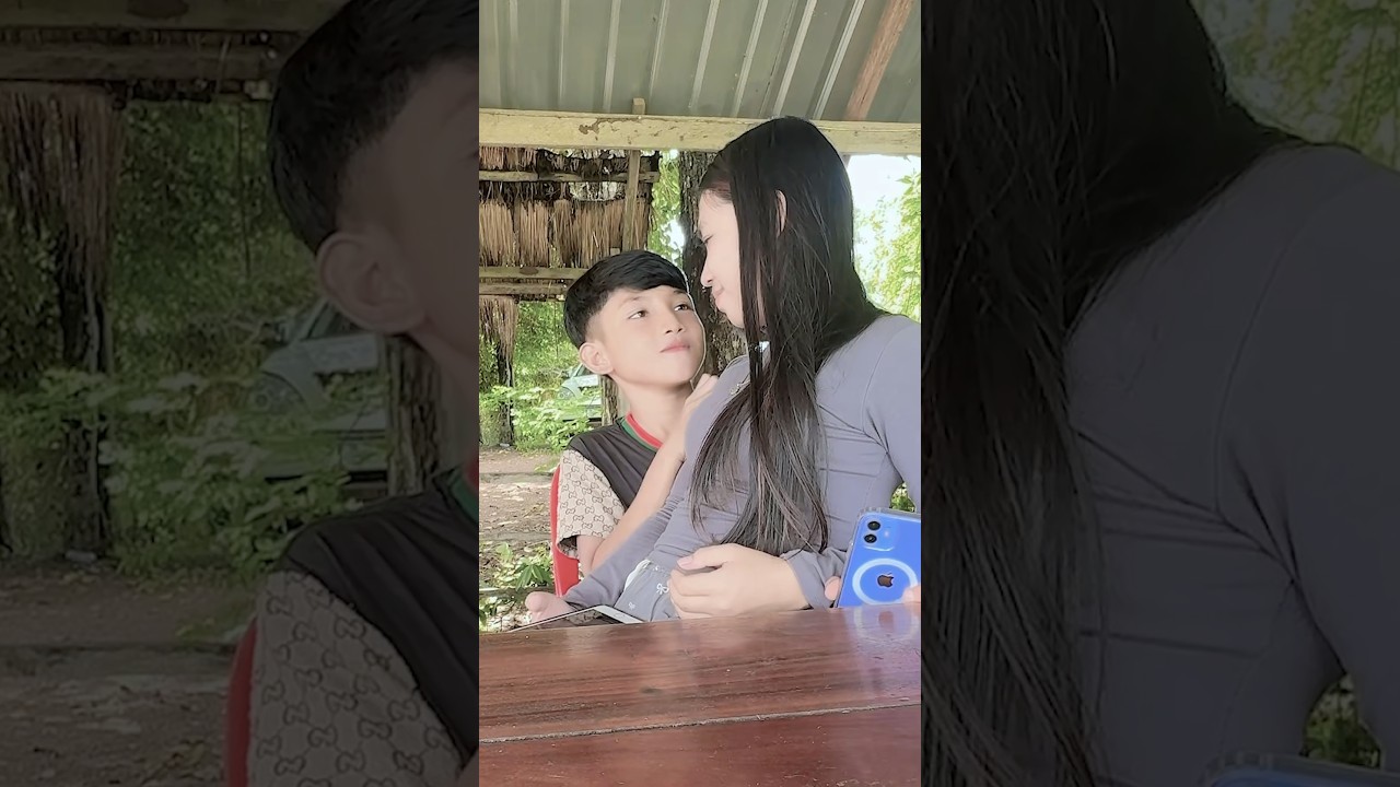 😍 Sit On My Boyfriend&rsquo;s Lap So Sweet 💕 | Cute & Romantic Couple Moments #CoupleGoals #SweetLove