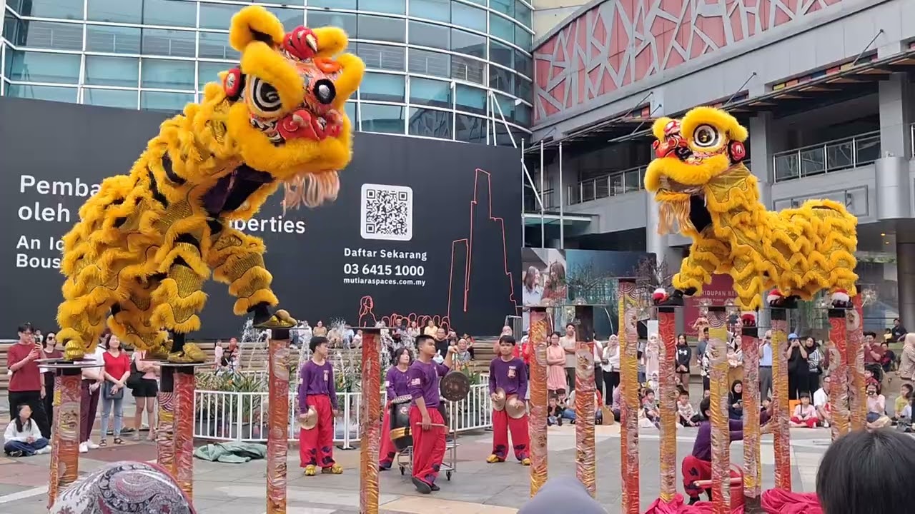 Acrobatic Lion Dance on 18 February 2026 at The Curve #liondance #thecurve #chinesenewyear 