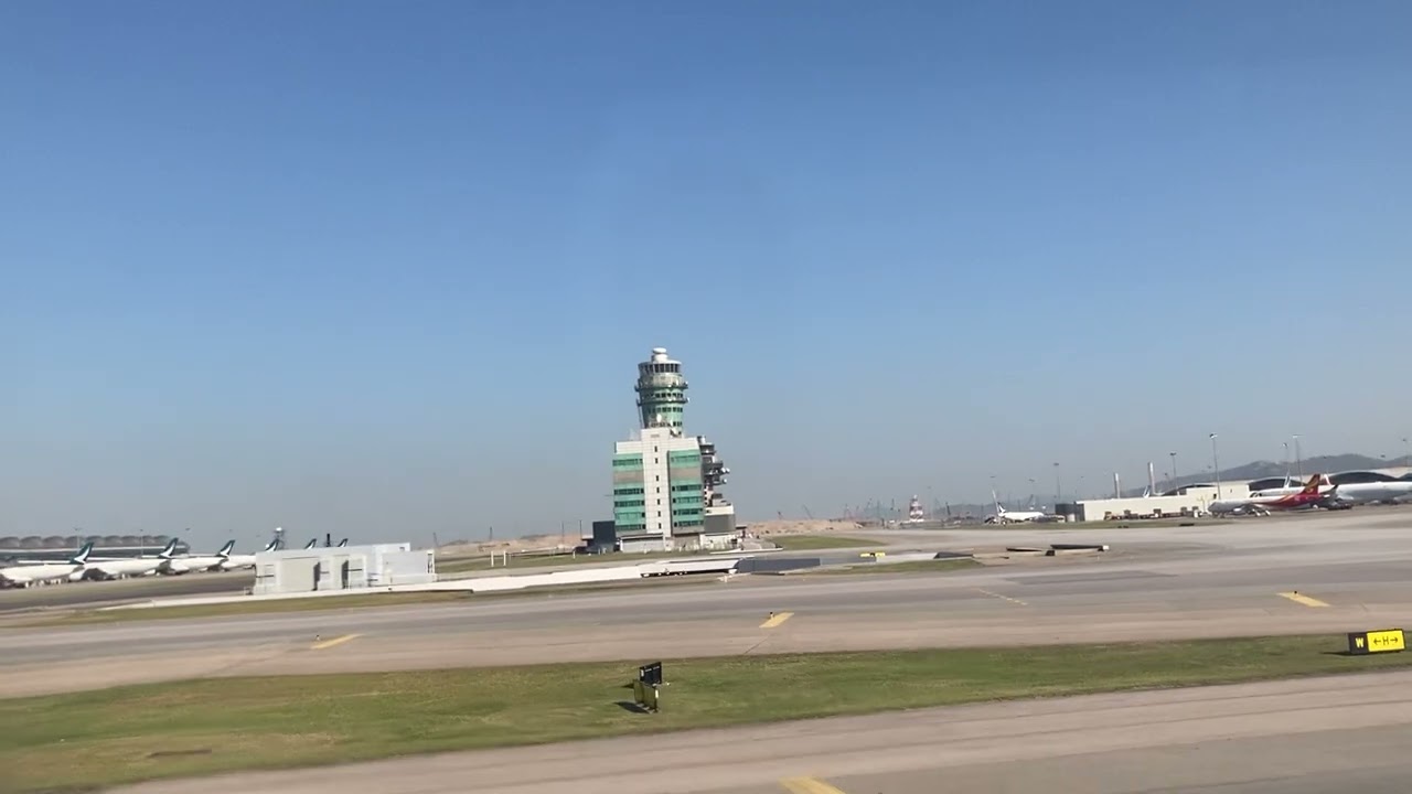 HK Express UO804 Take-off at Hong Kong Airport