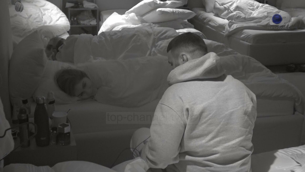 Puthja në buzë/Çifti i parë në shtëpi? - Big Brother Albania Vip