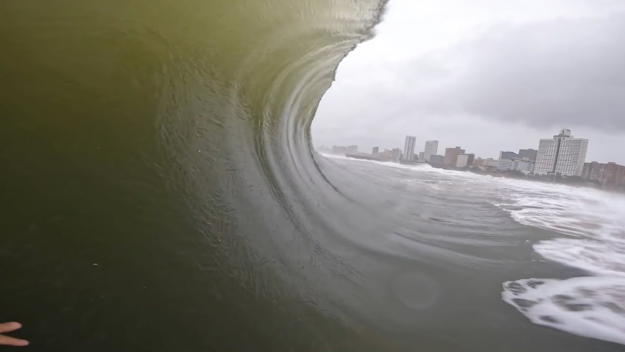 SURF PERFECT DURBAN CITY CYCLONE BARRELS POV