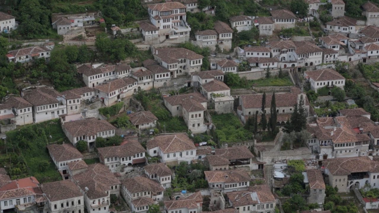 Berat   Zweiteilung