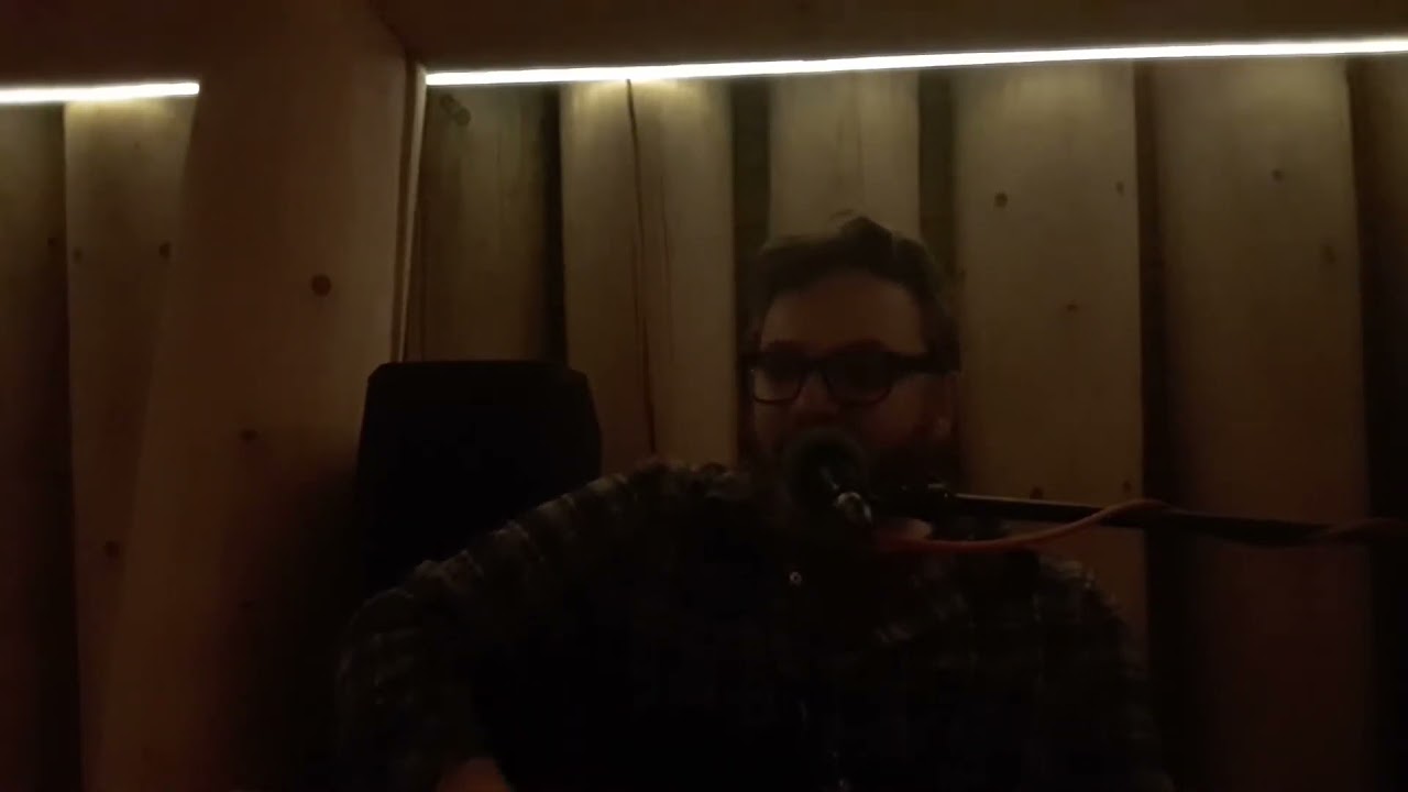 Hadley B. Jones  singt The Hooters - 500 Miles