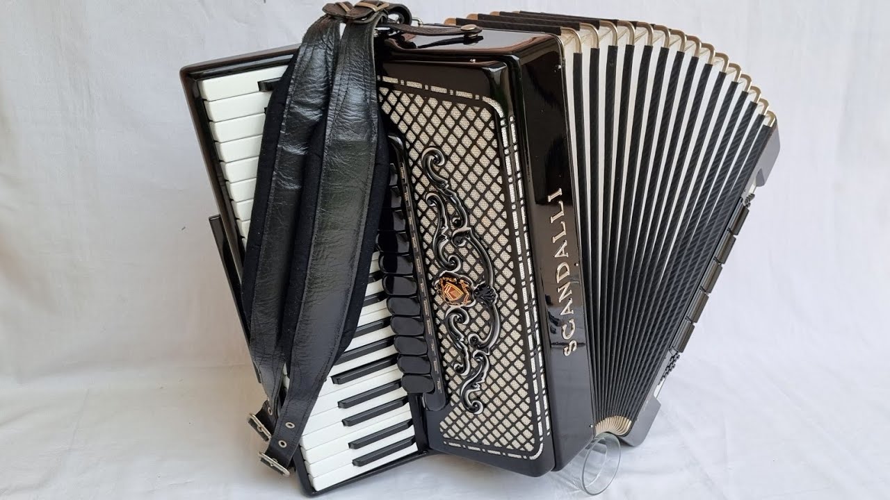 (VENDIDO) Acordeon 120 Baixos Royal com tampa de Scandalli