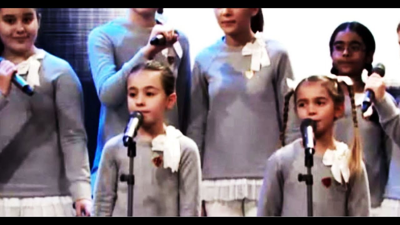 Martina e Francesca & Piccolo Coro. Una notte senza età.