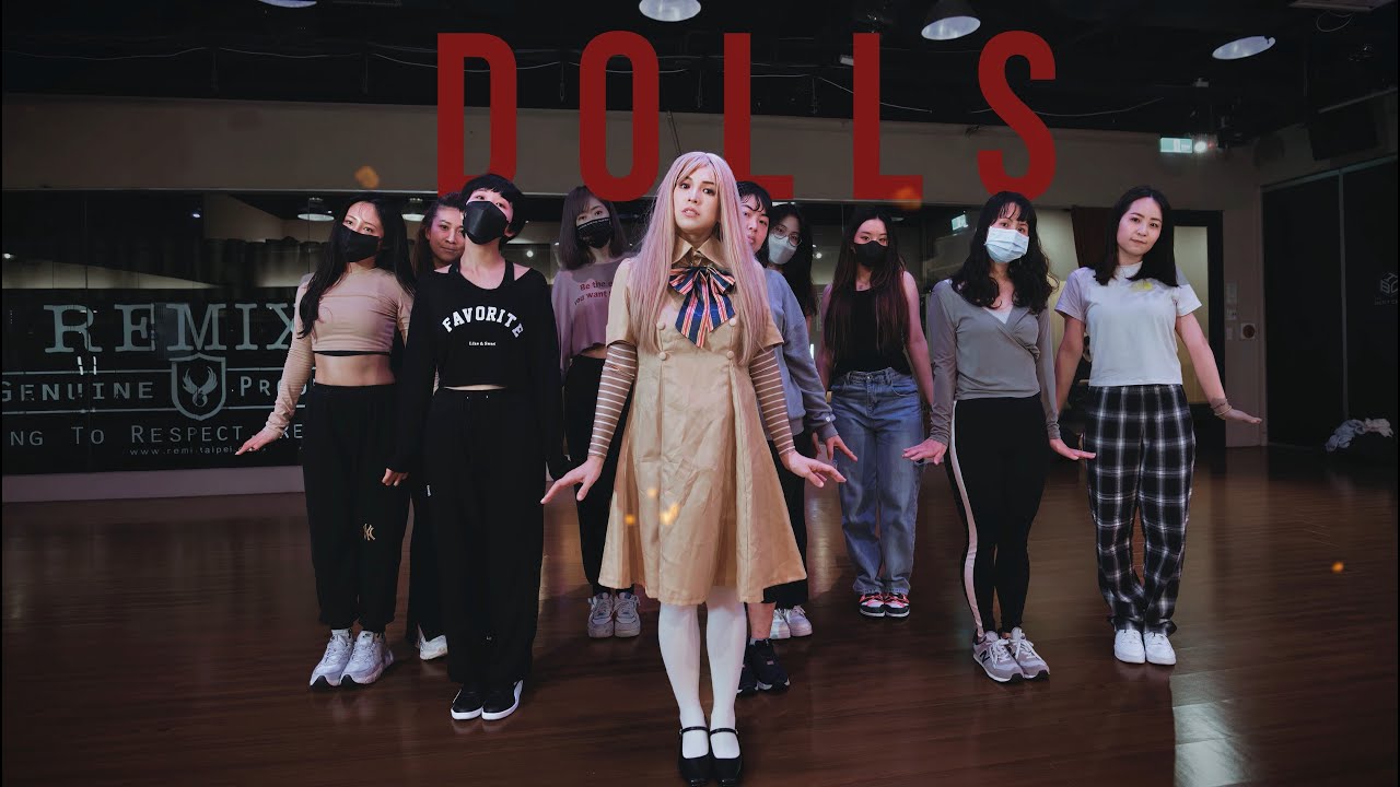 Bella Poarch - Dolls / Five Cheng Choreography (16 weeks pregnant)