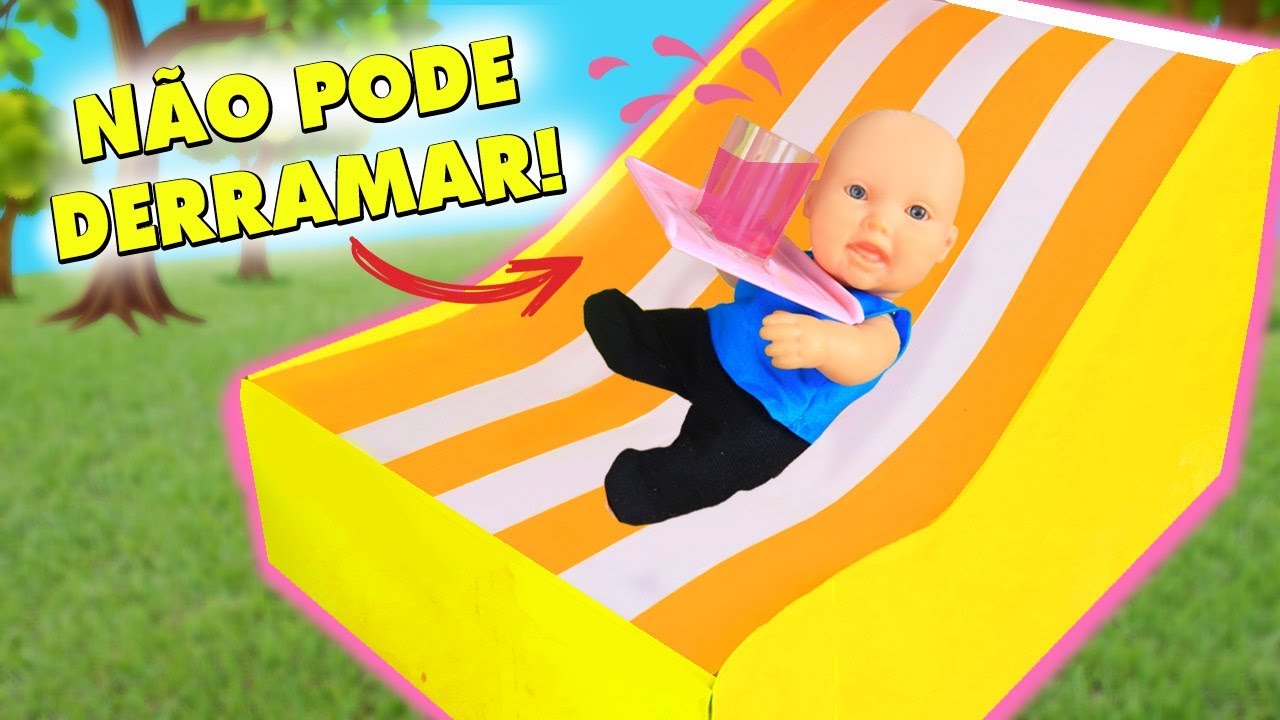 DESAFIO DO SUCO NO ESCORREGA GIGANTE COM MEGIE E MIA - Lilly Doll